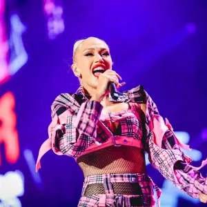 GettyImages-2173487835 Gwen Stefani Says Pregnancy in Her 40s Led to Christianity