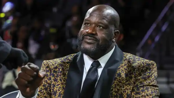 Shaquille ONeal Pays for Funeral for Girl Who Died in Fight