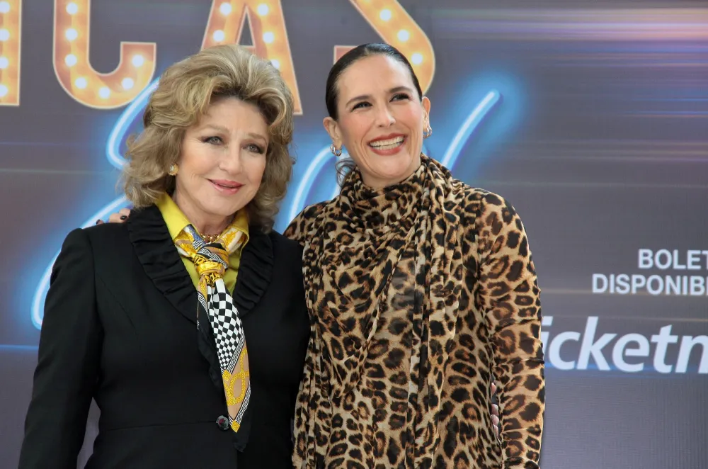 Ang&eacute;lica Mar&iacute;a y Ang&eacute;lica Vale