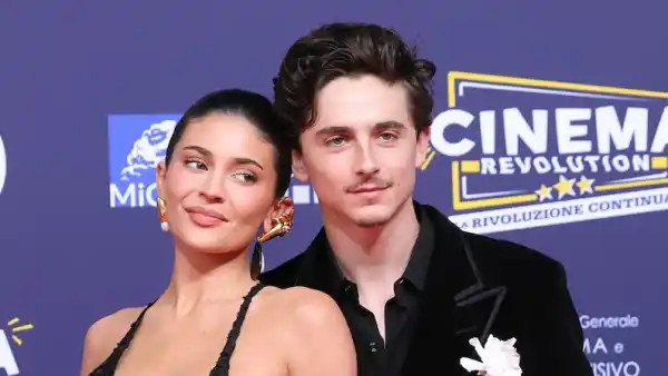 Timothee Chalamet, Kylie Jenner Hold Hands After She Skipped Actor Awards