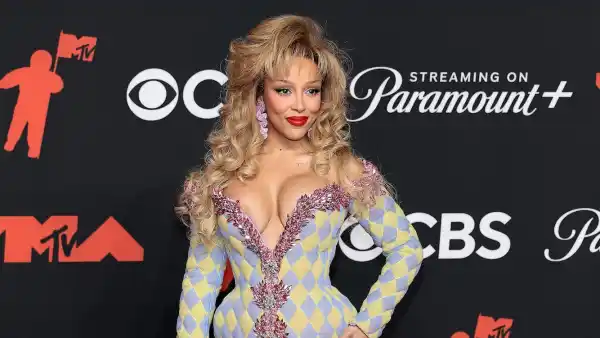 Doja Cat Opens Up About Getting 2 Rounds Liposuction on Her Legs Because Her ‘Butt Was Huge’