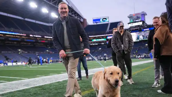 ESPN Announcer Kirk Herbstreit Responds to Criticism of His ‘Annoying’ Golden Retrievers