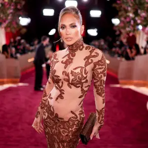 jennifer lopez ballet flats