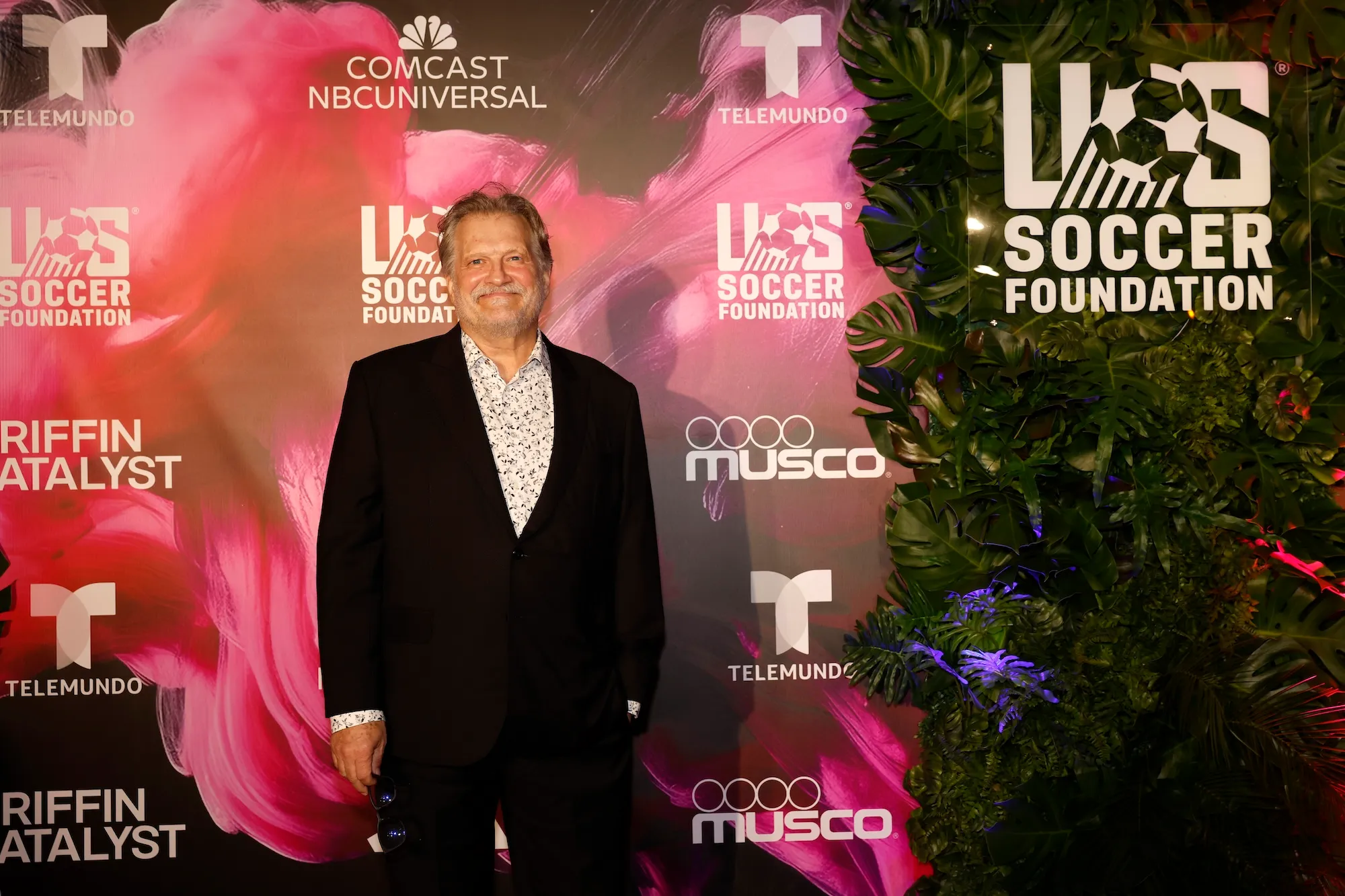 Drew Carey Says He Went Jogging and to Dinner With Girlfriend While Having a Heart Attack