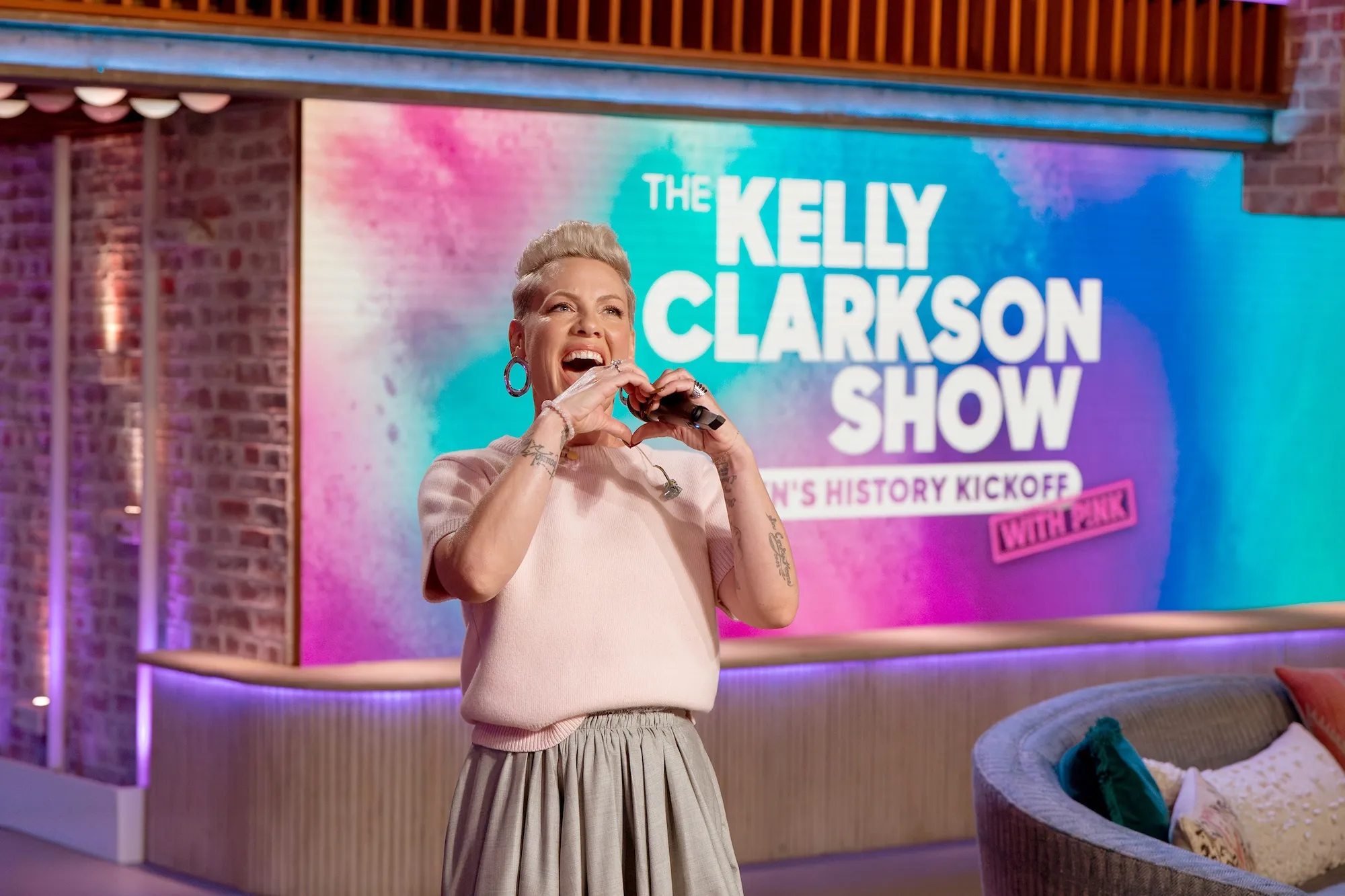 How Long Is Pink Filling in on 'The Kelly Clarkson Show?'