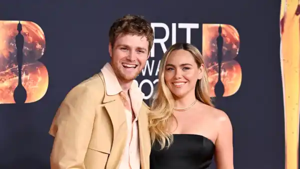 Alex Warren’s Family Guide