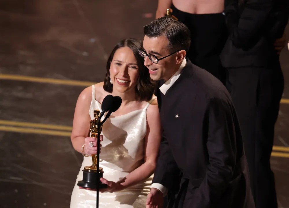 GettyImages-2266714481-98th-academy-awards-2026-oscars-two-people-exchanging-saliva