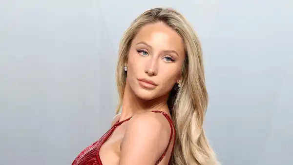 Alix Earle Did Her Own Glam for 2026 Vanity Fair Oscar Party