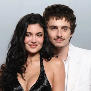 Timothee Chalamet, Kylie Jenner Look Loved Up at Vanity Fair Oscar Party