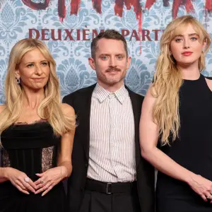 GettyImages-2268328919 Sarah Michelle Gellar Ready or Not 2 Costars Elijah Wood Kathryn Newton Evacuated Amid Paris Fire