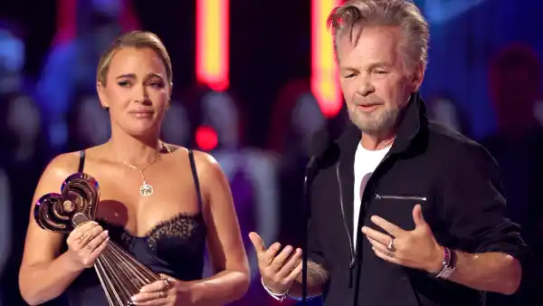 GettyImages-2268537270Teddi-Mellencamp-Pays-Tribute-to-Dad-John-in-Emotional-Awards-Speech.jpg