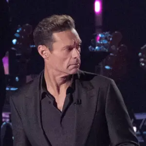 Ryan Seacrest Flashes Bare Feet on 'American Idol': 'I Want to Show Them Off'