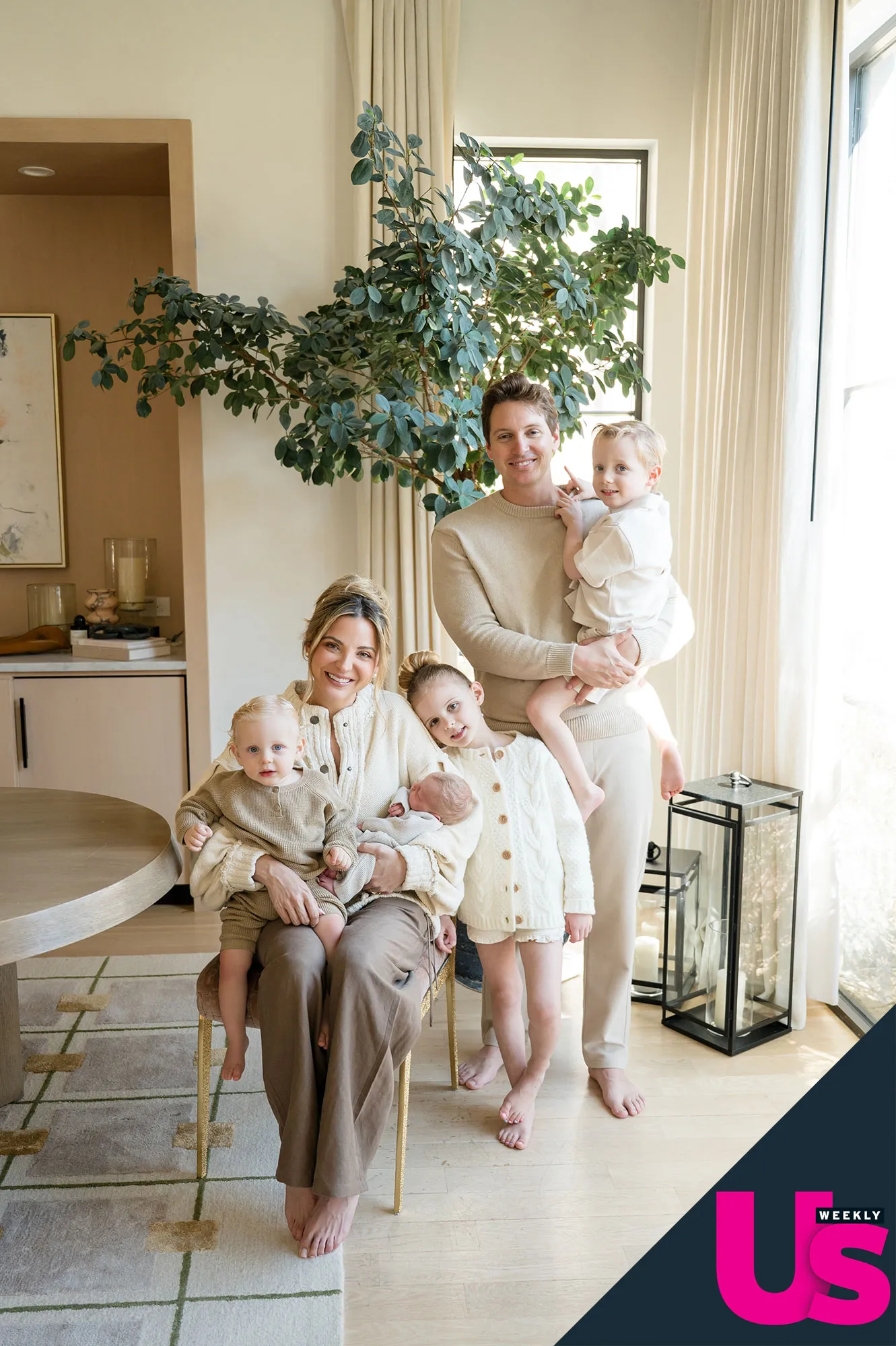 Influencer Dani Austin Reveals 1st Family Photo After Baby No 4 2