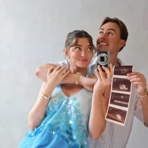 Influencer Madeleine White Reacts to Users Unfollowing Her for Being Pregnant: 'Can't Peel the Belly Off'