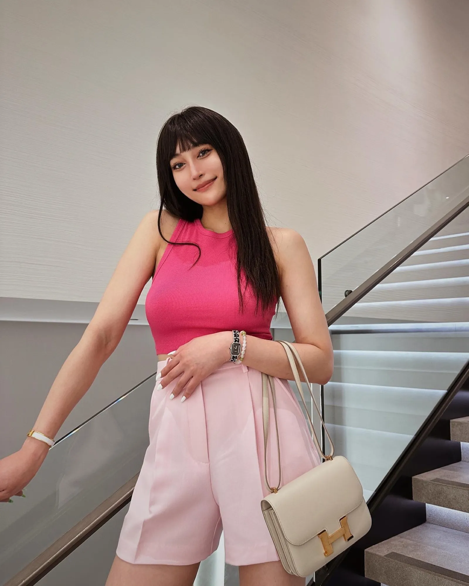 Influencer Wang Weiqian Dead at 28 After Initially Mistaking Cancer Symptoms as Work Fatigue
