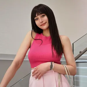 Influencer Wang Weiqian Dead at 28 After Initially Mistaking Cancer Symptoms as Work Fatigue