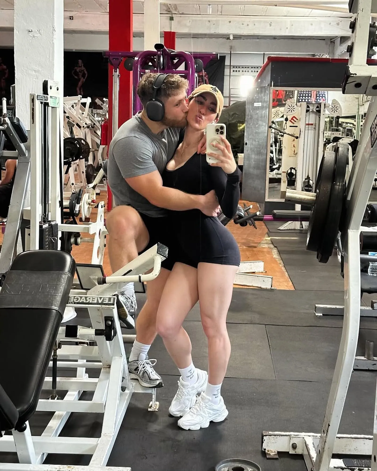 eff-Nippard-and-Stephanie-Buttermore_434143489_18427470037002856_6187034021311113051_n