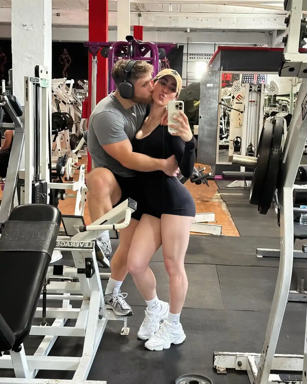 eff-Nippard-and-Stephanie-Buttermore_434143489_18427470037002856_6187034021311113051_n