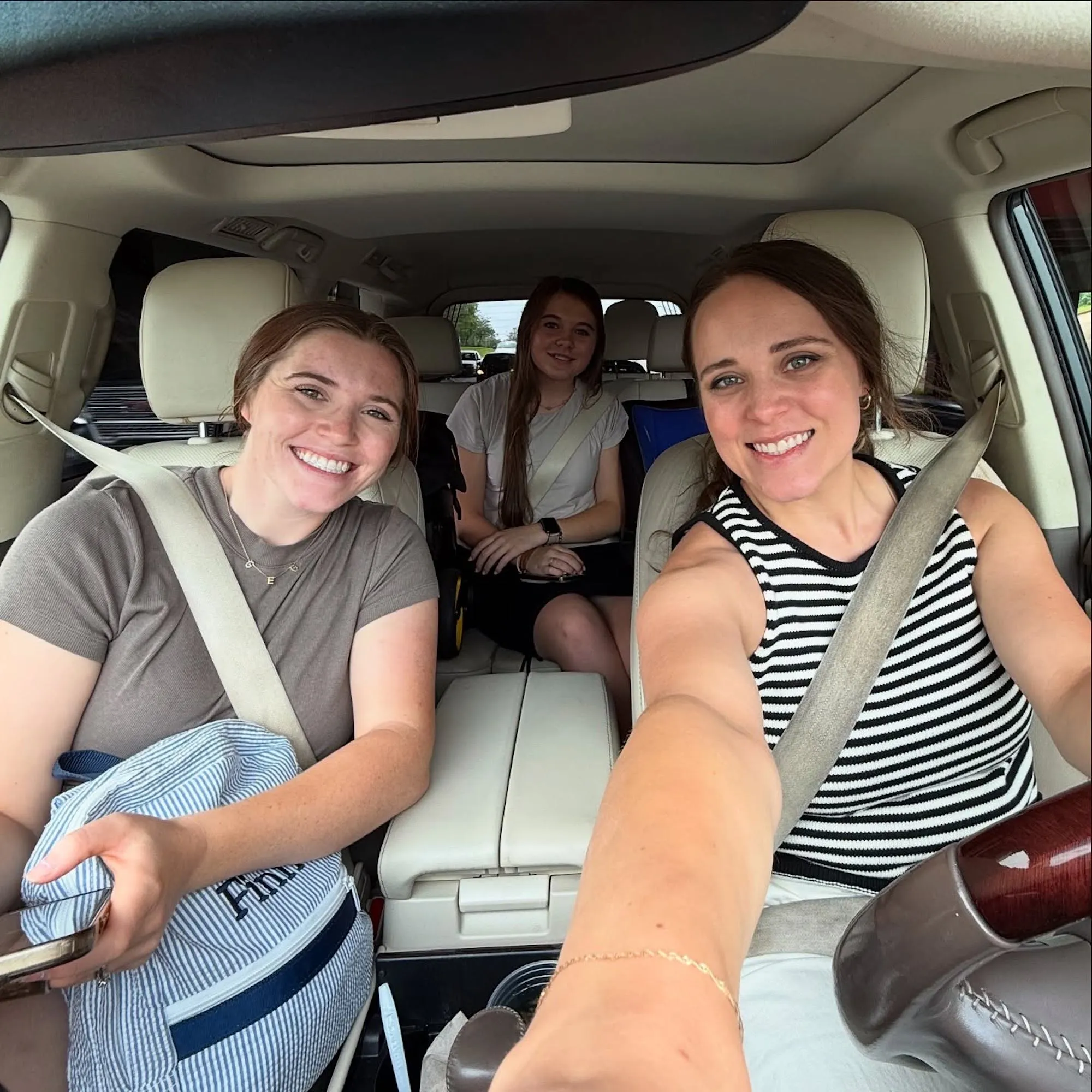 Jinger-and-Joy-Duggar_1749943662_3655114819176643100_3436109194