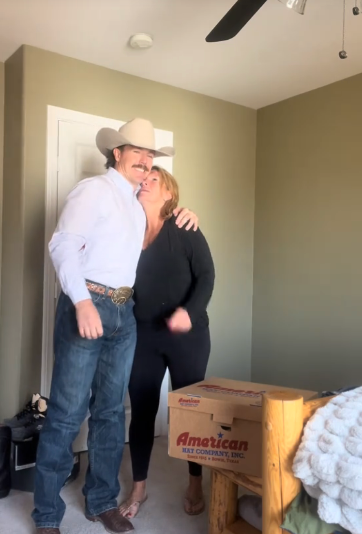 Luke-Parkhurst-and-mom-Patty