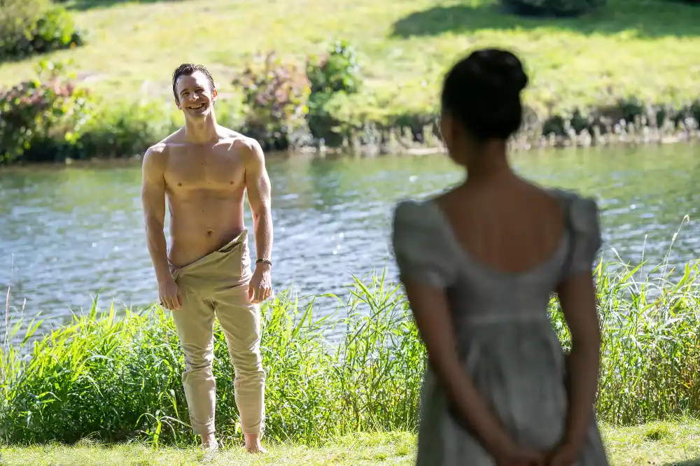 Luke Thompson Bridgerton Shirtless