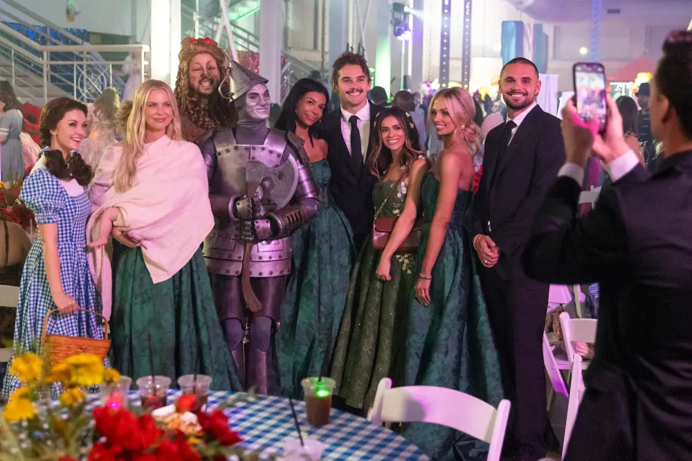 Mormon-Wives-Cast-Livid-With-Taylor-Over-Production-Pause-inline-179291_0540R