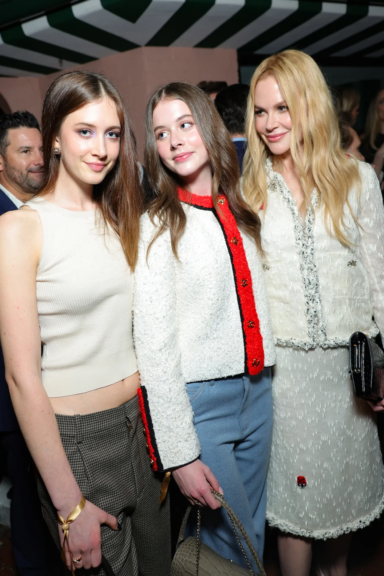 Nicole-Kidman-and-Daughters-Sunday-and-Faith-2266574059