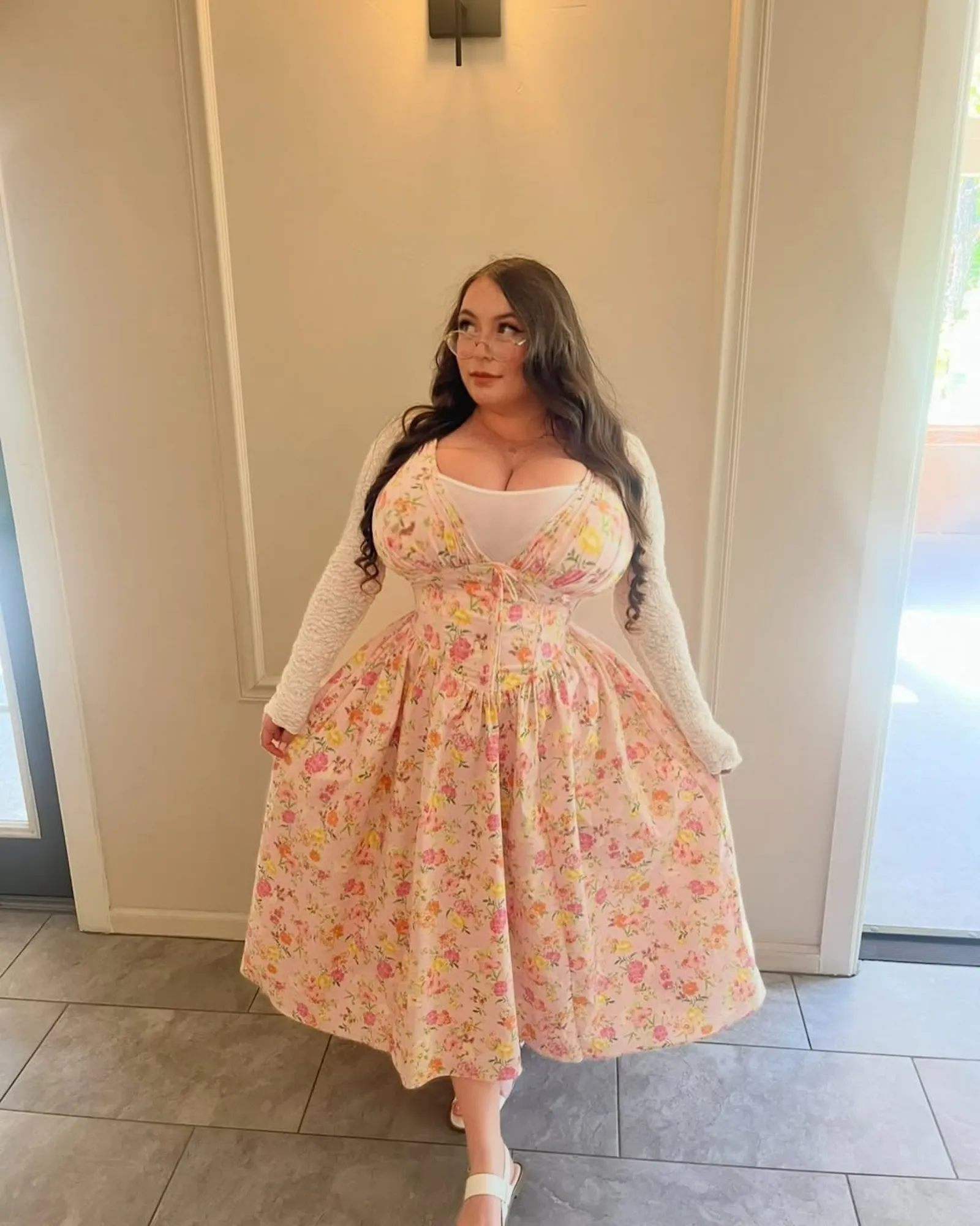 OnlyFans Creator Summer Robert Spent More Than $50K on Flight Upgrades to Accommodate Size 30R Chest