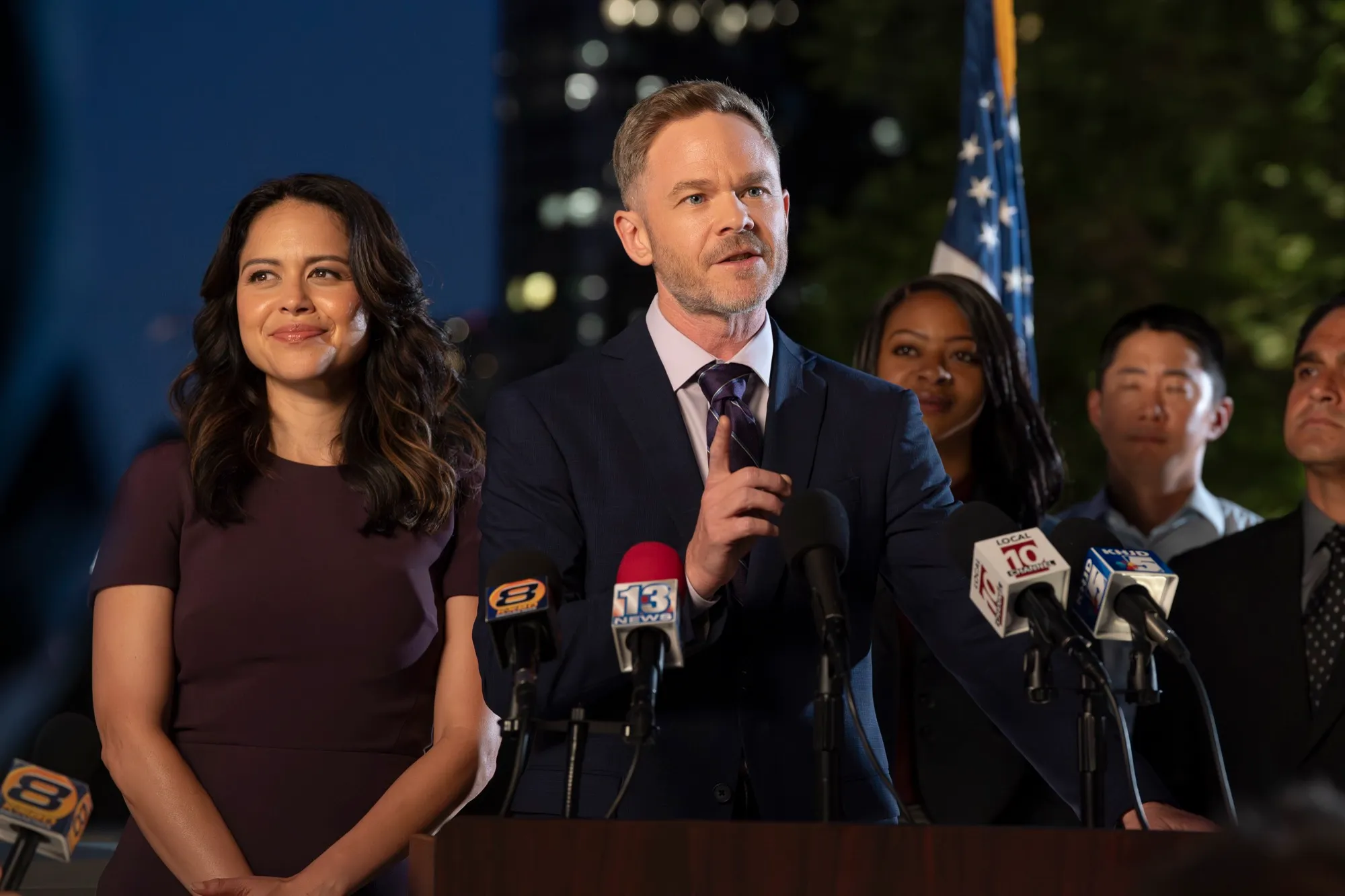 Shawn Ashmore Teases Very Interesting Conclusion to The Rookie DA Race Its Not Super Clean
