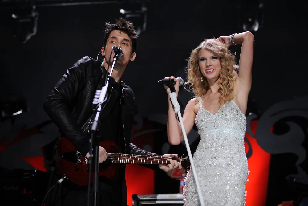 Taylor-Swift-and-John-Mayer-inline-GettyImages-94293352
