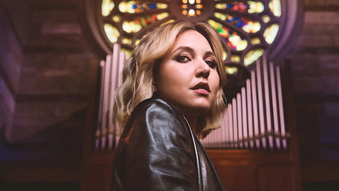 Taylor Tomlinson in Taylor Tomlinson: Prodigal Daughter