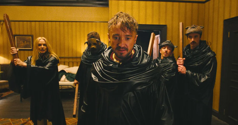 They Will Kill You Heather Graham 2614 Luxury Handbag Shopping Cover Story