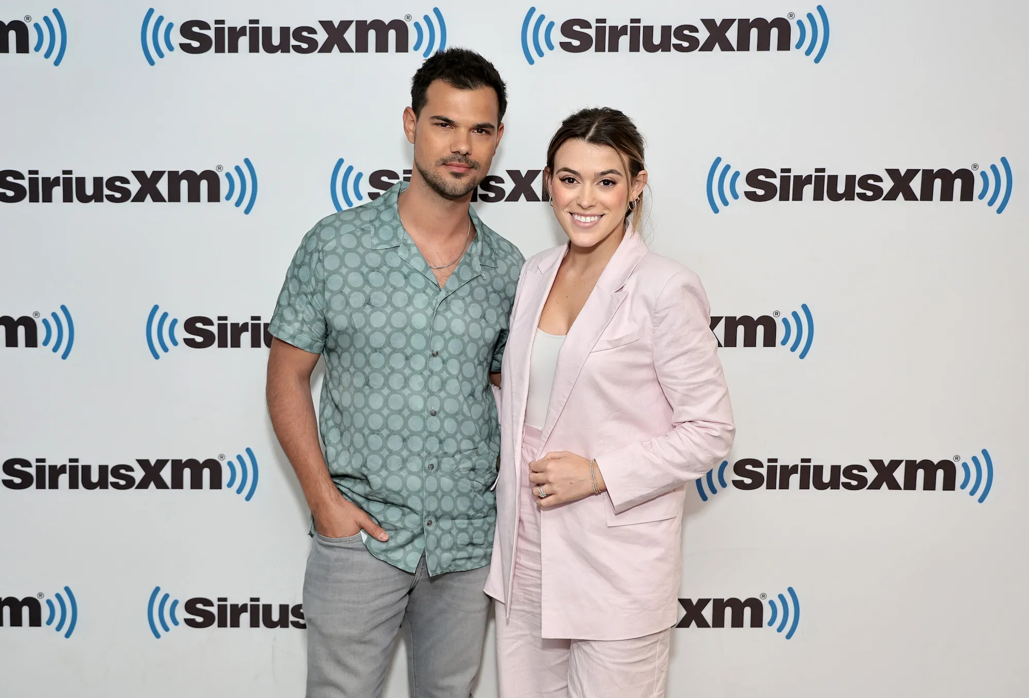 Twilight-Cast-Reacts-to-Lautner-Baby-GettyImages-1491047827