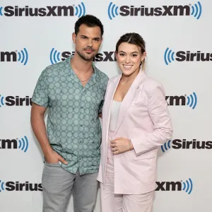 Twilight-Cast-Reacts-to-Lautner-Baby-GettyImages-1491047827