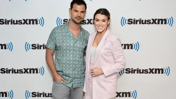 Twilight-Cast-Reacts-to-Lautner-Baby-GettyImages-1491047827