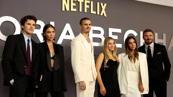 Victoria-Beckham-Family-GettyImages-2239432253