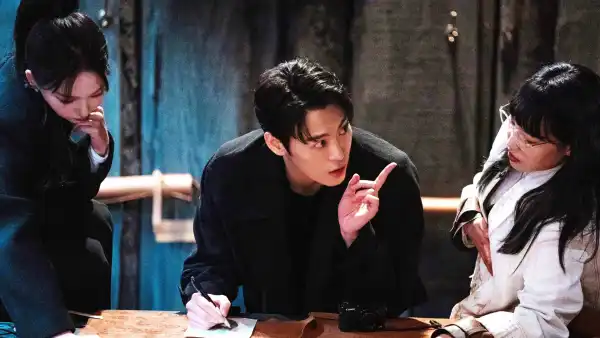 KARINA, John Park, LEE Eun-ji in Agents of Mystery