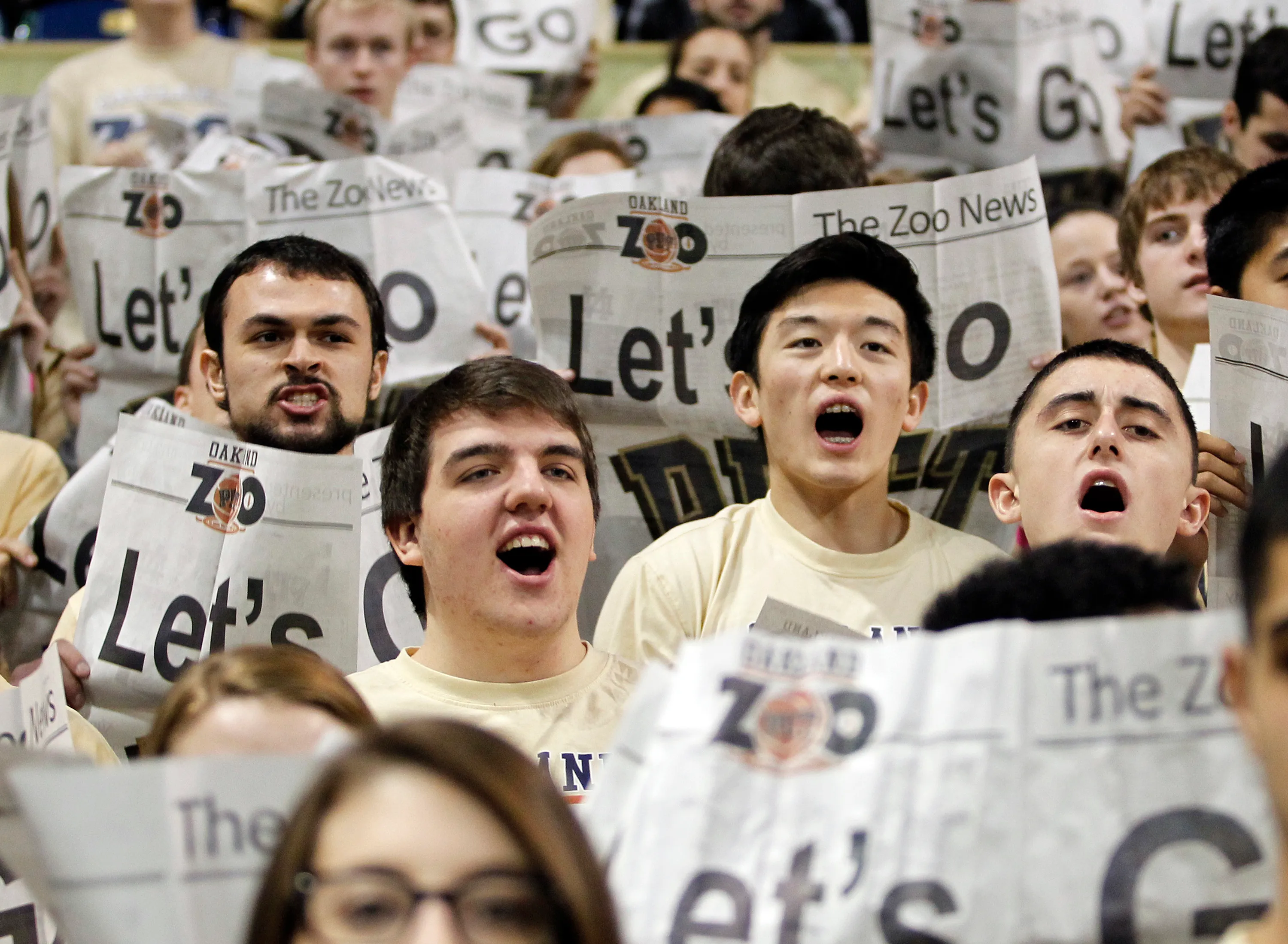 462573340 March Madness Is One Week Away and Fans Are Already Heckling Players With 90s Throwbacks