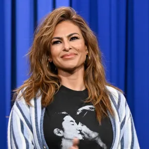 THE TONIGHT SHOW STARRING JIMMY FALLON -- Episode 2261 -- Pictured: (l-r) Actress Eva Mendes and actor Ryan Gosling during a surprise on Thursday, March 5, 2026 -- (Photo by: Todd Owyoung/NBC via Getty Images)