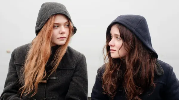Elle Fanning and Alice Englert in Ginger & Rosa