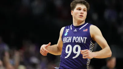 2267427084 How Many Perfect Brackets Are Left in March Madness After a Chaotic First Round?