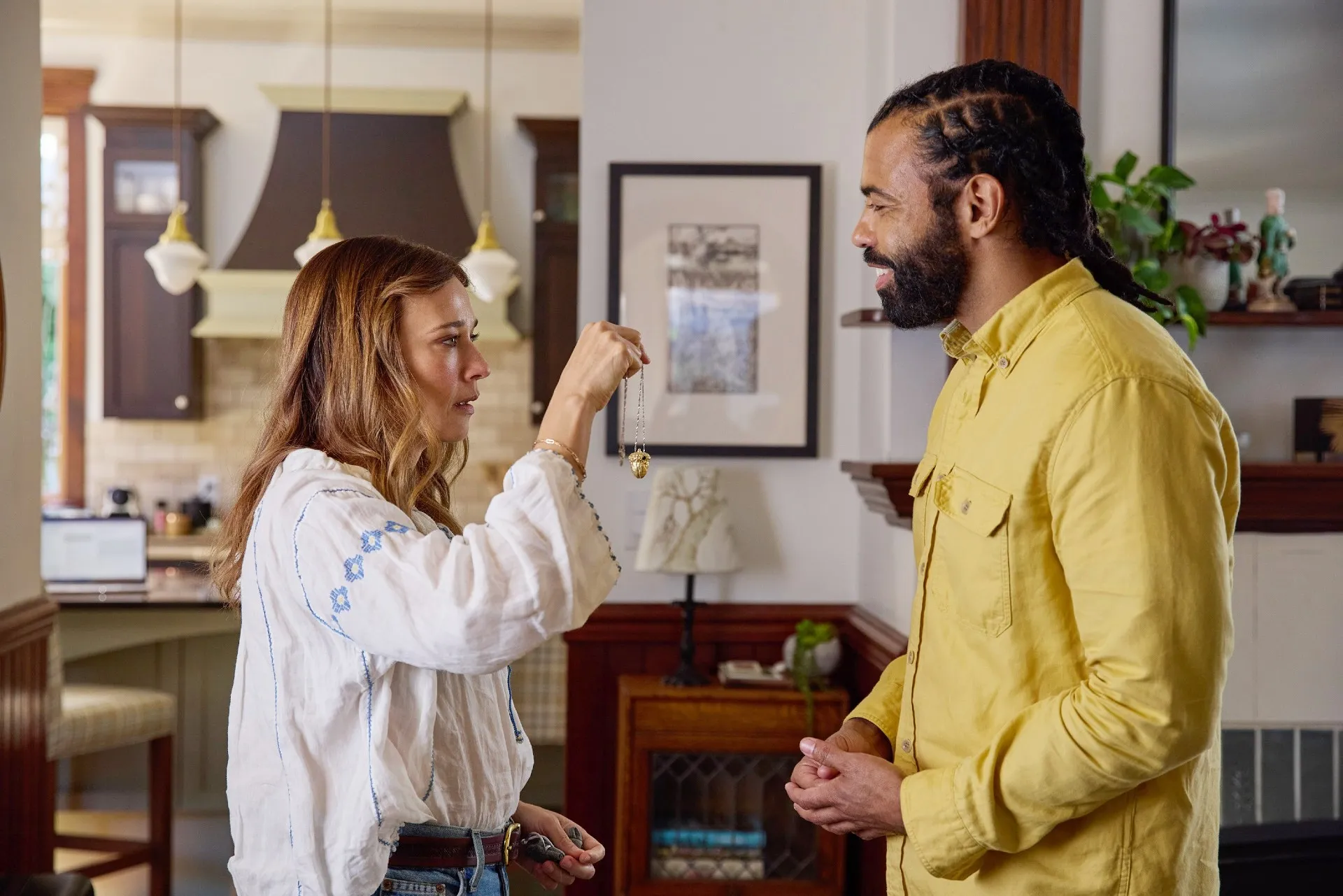 Rashida Jones and Daveed Diggs in In the Blink of an Eye