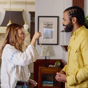Rashida Jones and Daveed Diggs in In the Blink of an Eye