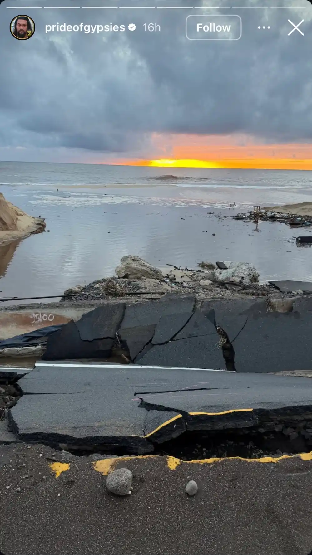 jason mamoa fleeing north shore hawaii flooding.jpeg