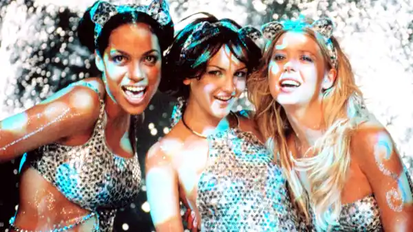 Rosario Dawson, Rachael Leigh Cook and Tara Reid in Josie and the Pussycats