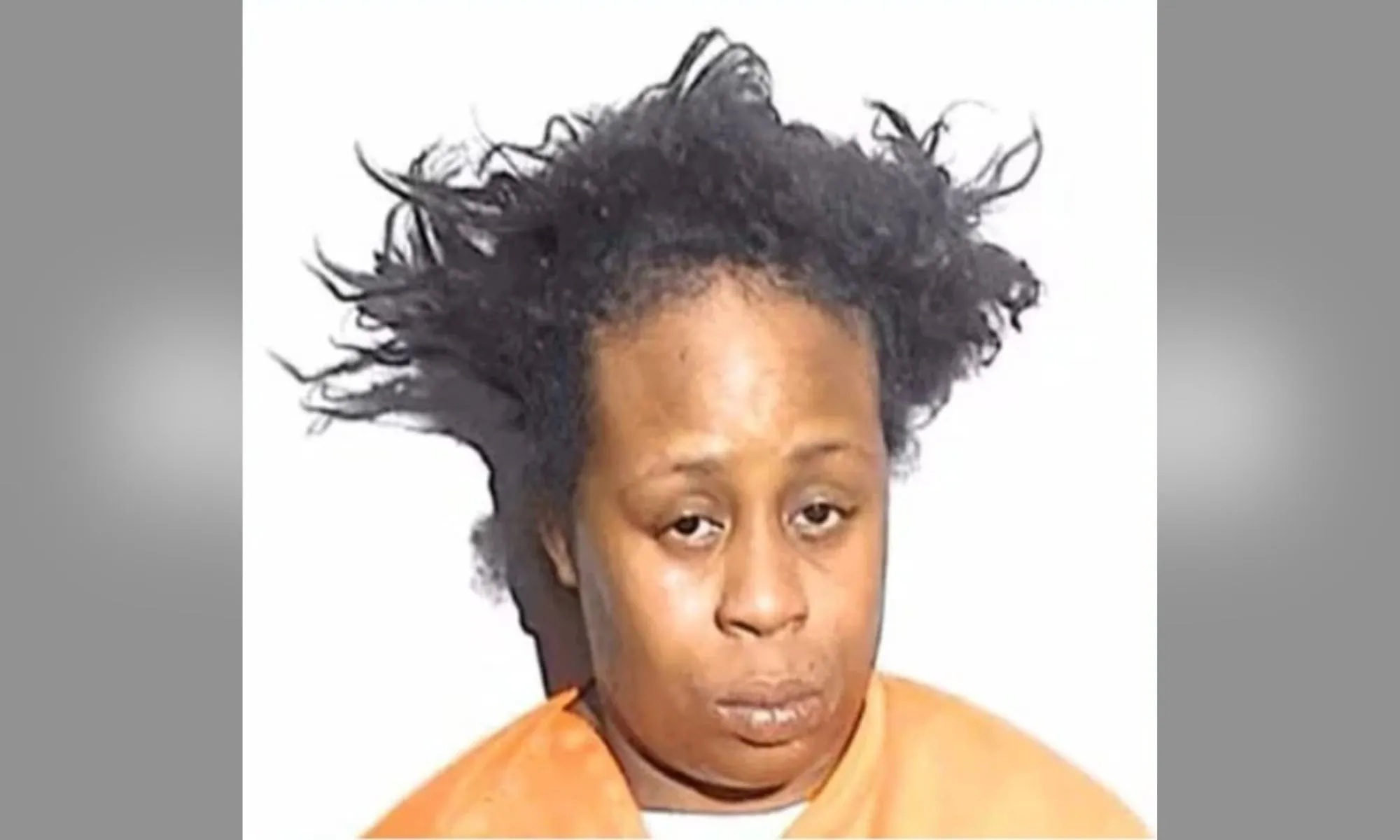 Mom Arrested After Leaving 7 Kids Locked in Car While She Gambled at Internet Cafe