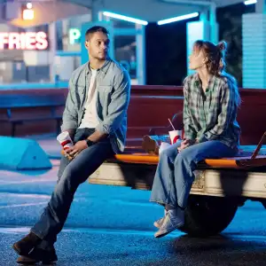 Tyriq Withers and Maika Monroe in Reminders of Him