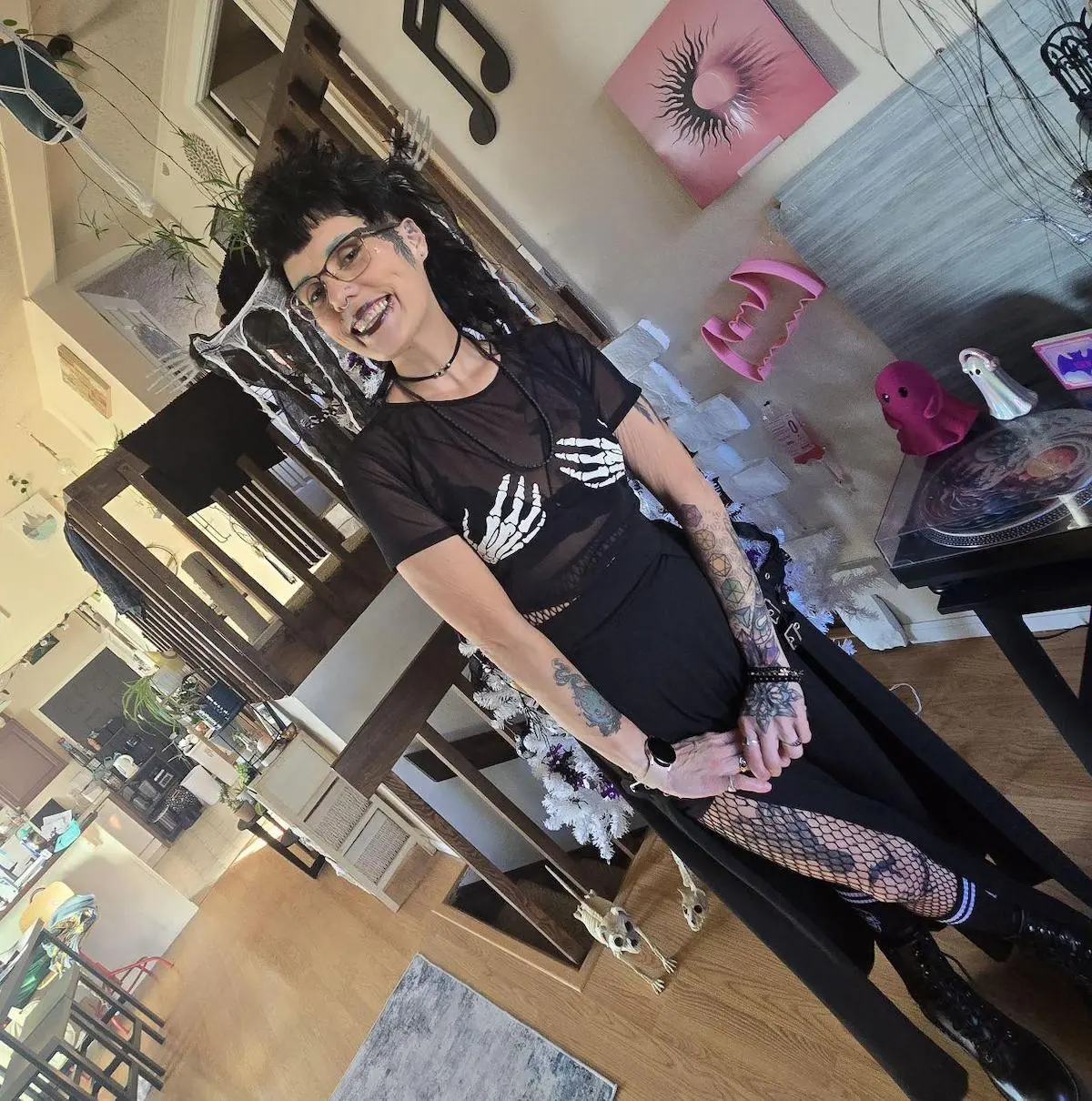 Wyoming Teen Arrested After Allegedly Shooting Mother in Back of Head Following Fight Over Tablet