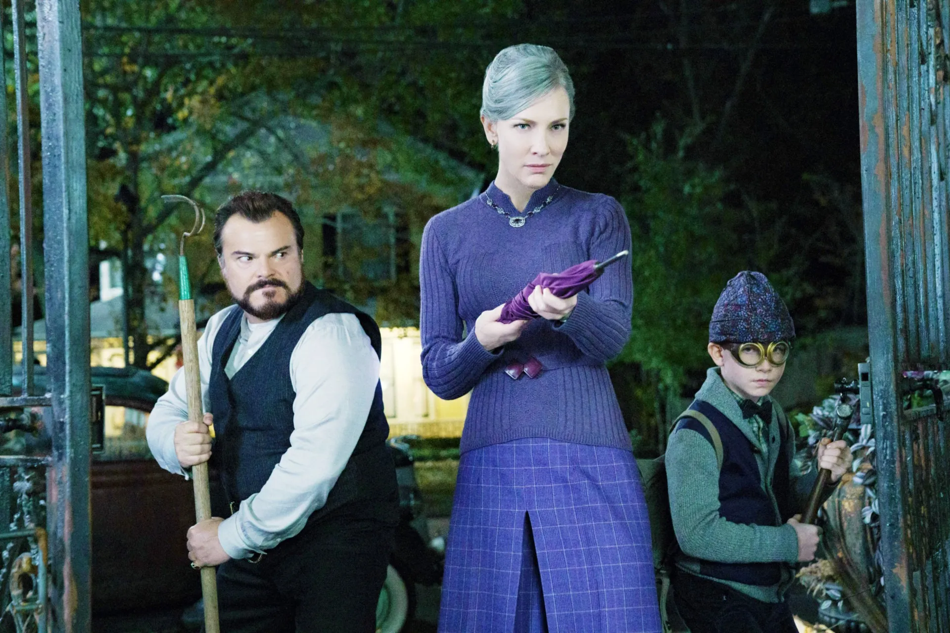 Jack Black, Cate Blanchett and Owen Vaccaro in The House with a Clock in its Walls