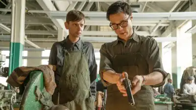 DJ Qualls and Rupert Evans in The Man in the High Castle
